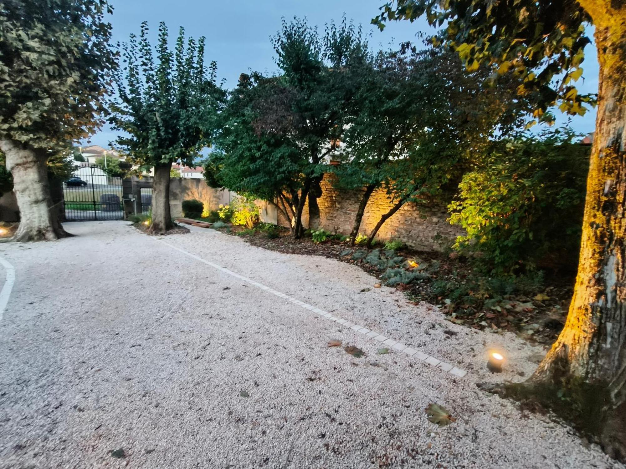 Chez Emma Et Louise - Maison Individuelle Avec Stationnement Gratuit Макон Экстерьер фото